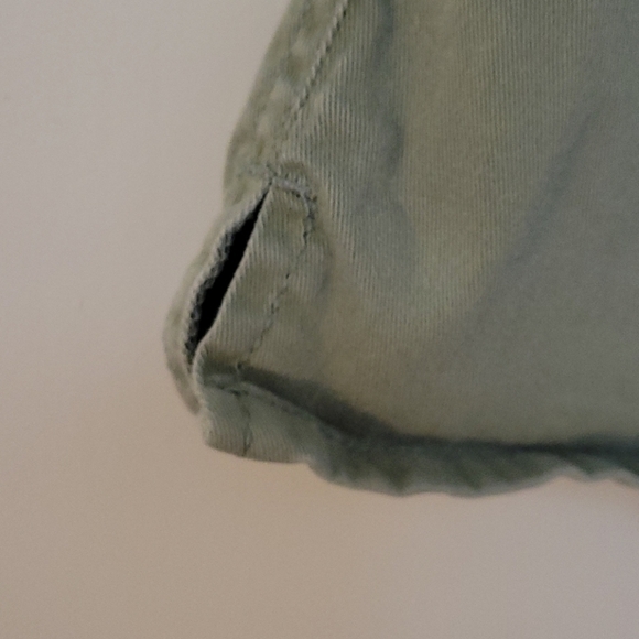 3/$30 LEVI'S Olive High Rise Denim Utility Cargo Grunge Shorts Size 12 - Picture 4 of 7